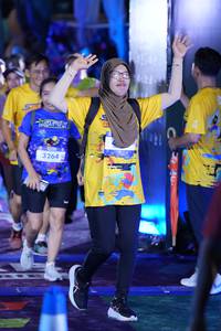 BIB: 3264
                            <button type="button" onclick="openModal(26234185)" class="btn btn-primary btn-sm float-right btn-popup" data-toggle="modal" data-target=".modal-high-quality">
                        <i class="fas fa-shopping-cart"></i> Add to Cart
                    </button>
                                            <button type="button" onclick="isThisMe(26234185, true)" class="btn btn-success btn-sm float-right btn-popup btn-isme hidden" data-toggle="tooltip" data-placement="bottom" title="นี่คือรูปของคุณใช่ไหม คลิกที่นี่เพื่อเอาเข้าอัลบั้ม">
                        <i class="fas fa-plus"></i> Add to album
                    </button>
                    <button type="button" onclick="isThisMe(26234185, false)" class="btn btn-warning btn-sm float-right btn-popup btn-isnotme hidden">
                        <i class="fas fa-ban"></i> Remove from album
                    </button>